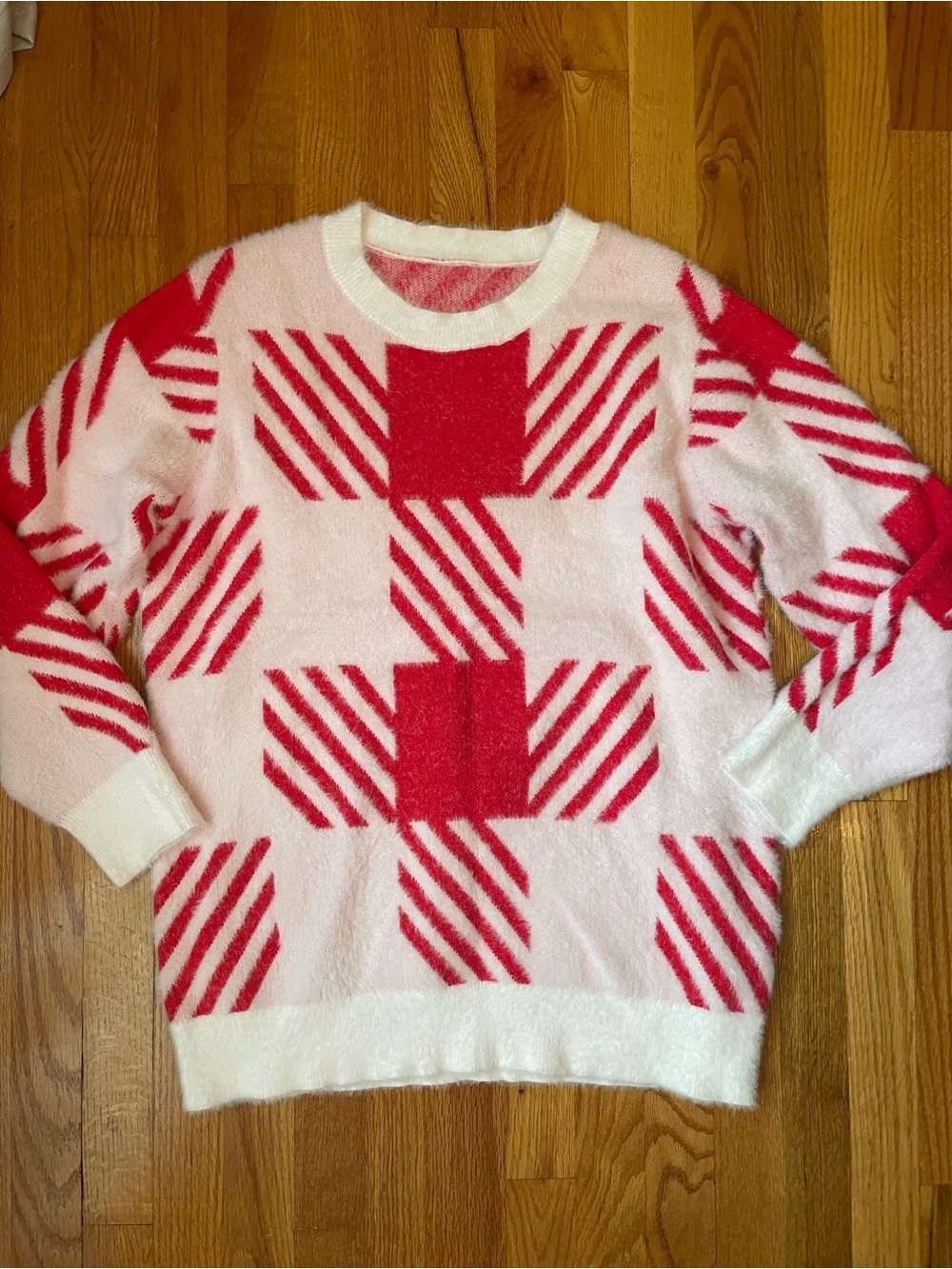 Women's Crew Neck Sweater in white & Red Plaid